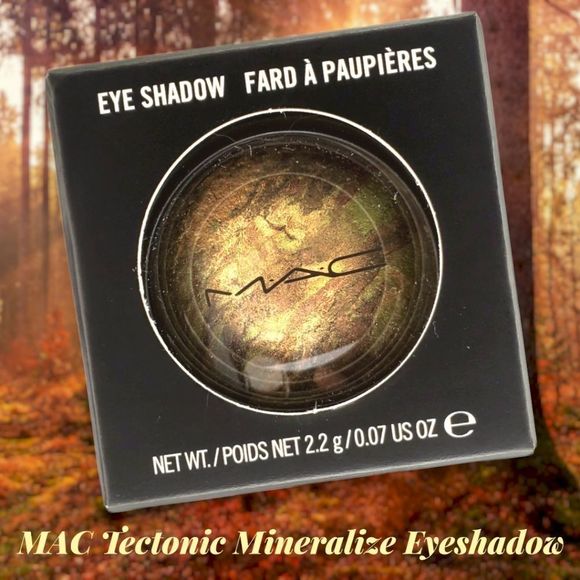 MAC Tectonic Mineralize Eyeshadow - Picture 3 of 7
